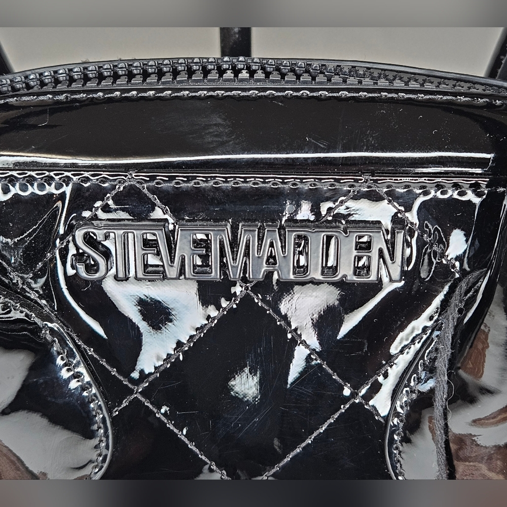 NWT Steve Madden Quilted Patent Leather Shoulder Bag - Picture 2 of 11
